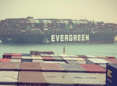 Tàu container khổng lồ mắc kẹt - Cả kênh đào Suez bị tắt nghẽn